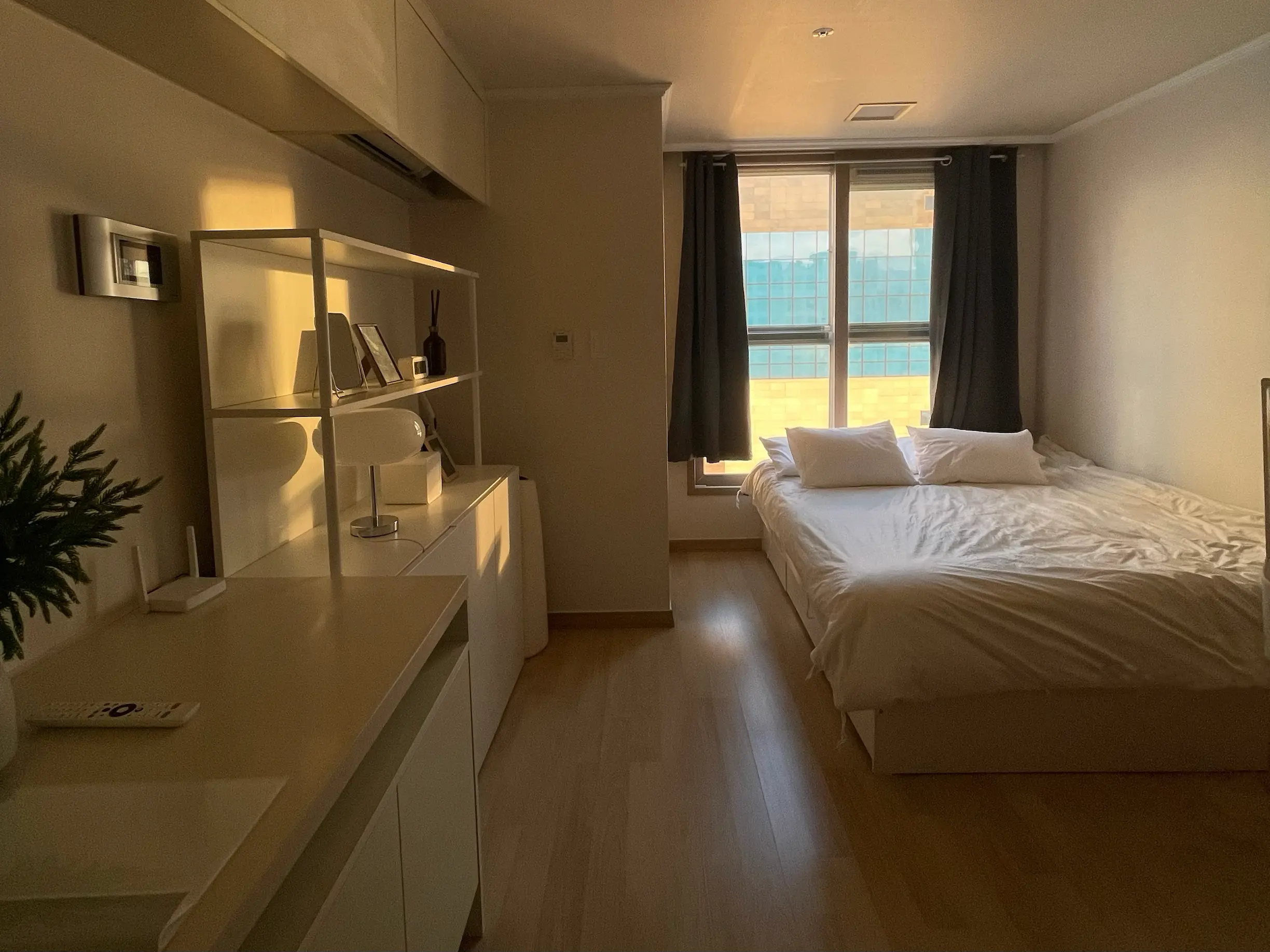 Room — photo 2 of 6