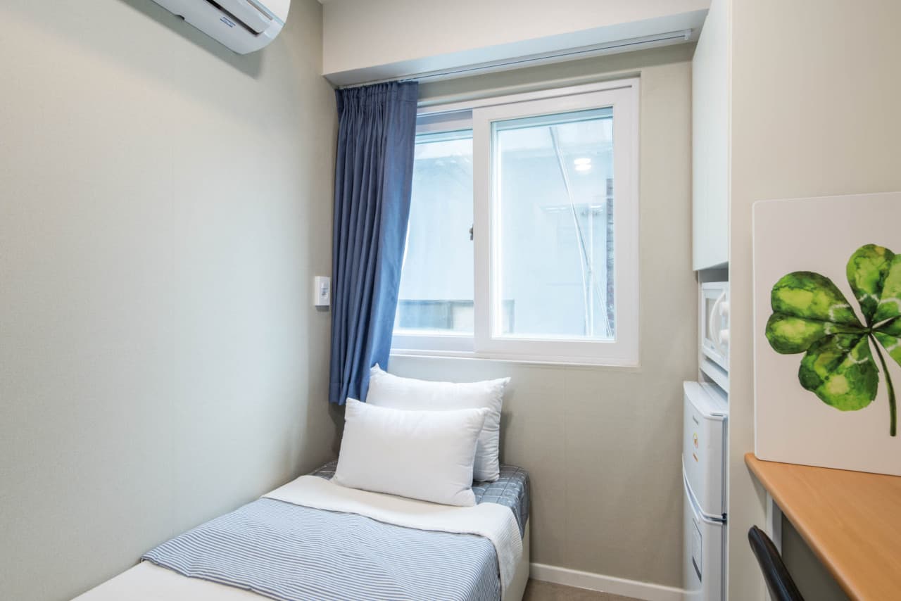 Deluxe Room — photo 1 of 6