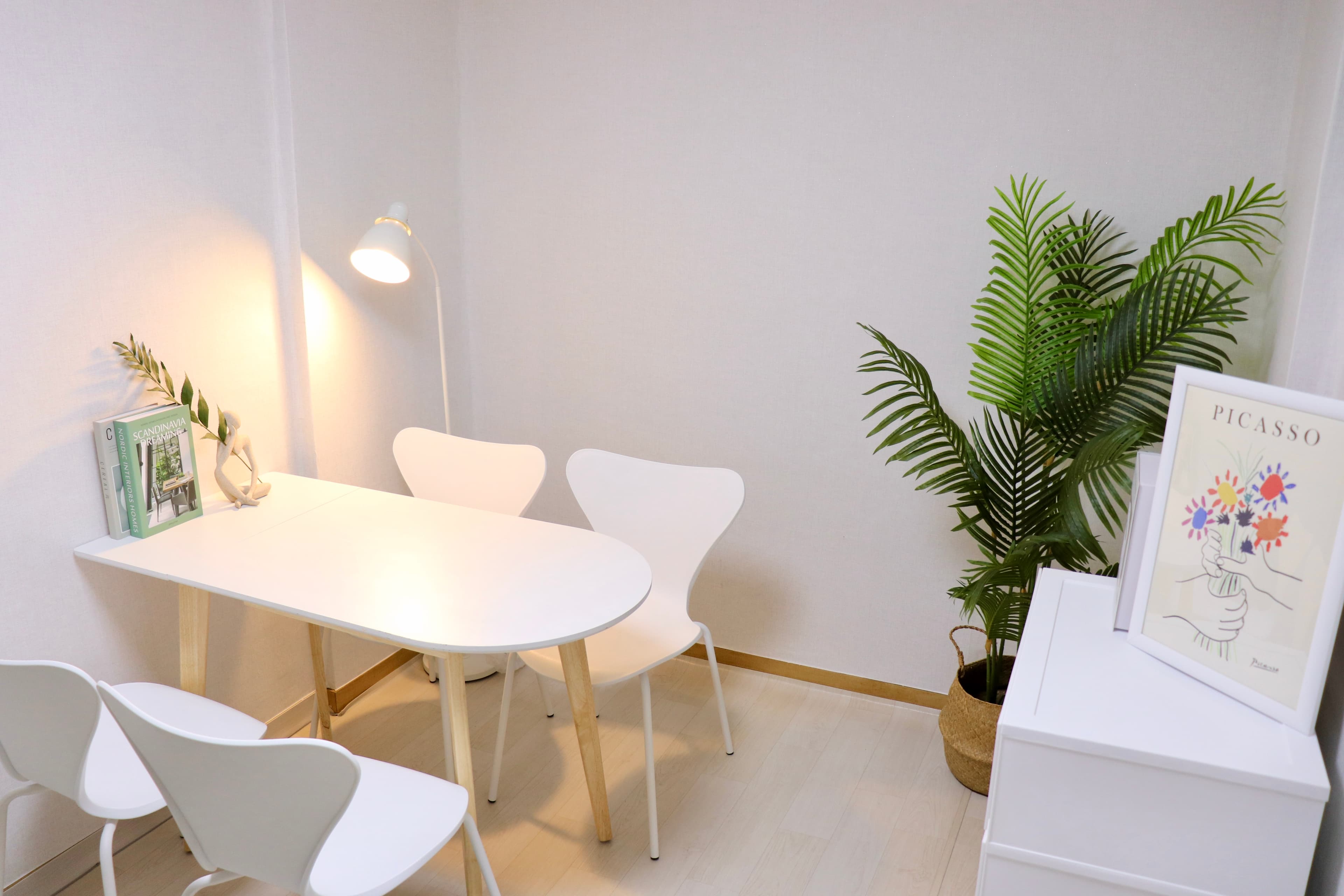 Univ. of Seoul/ Cheongnyangni Station 10min walk/Han-ok stay
