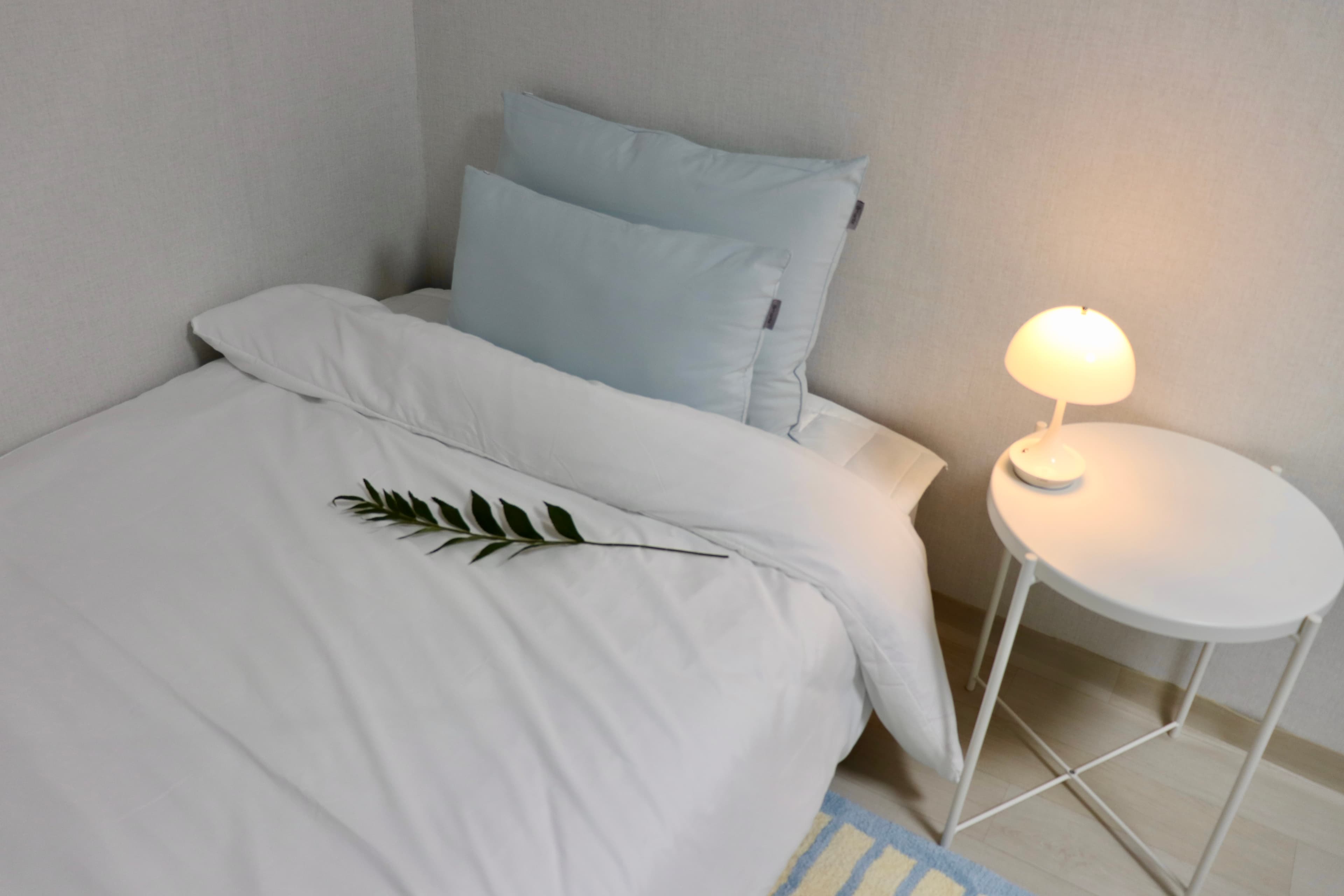 Room 1 — photo 1 of 7