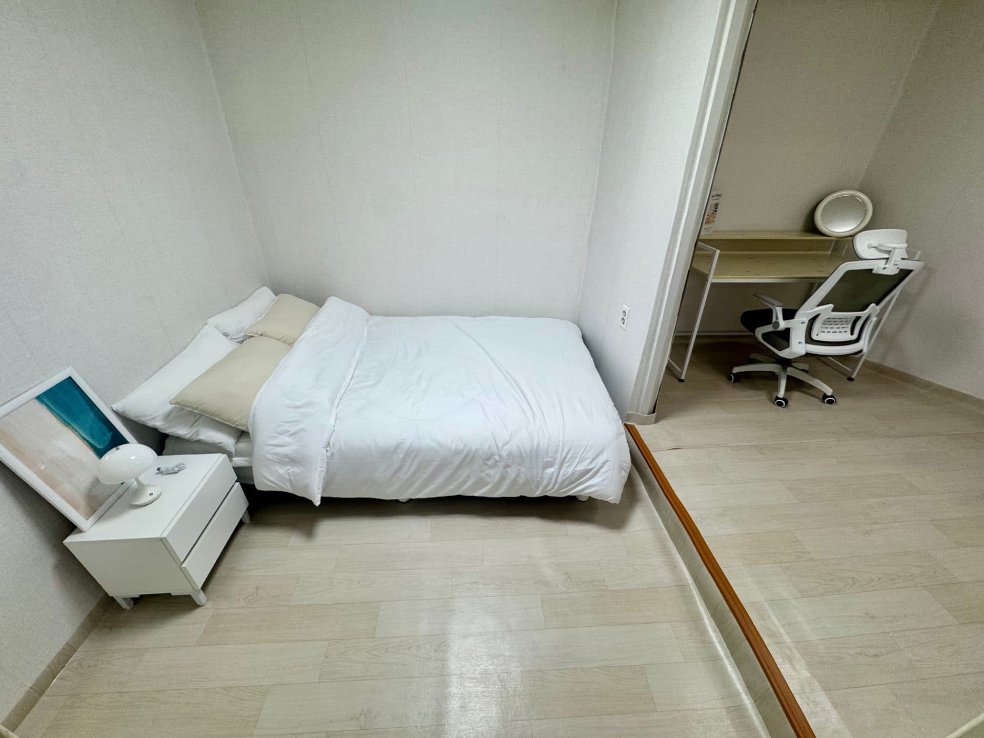Room 3 (with private bathroom) — photo 2 of 12