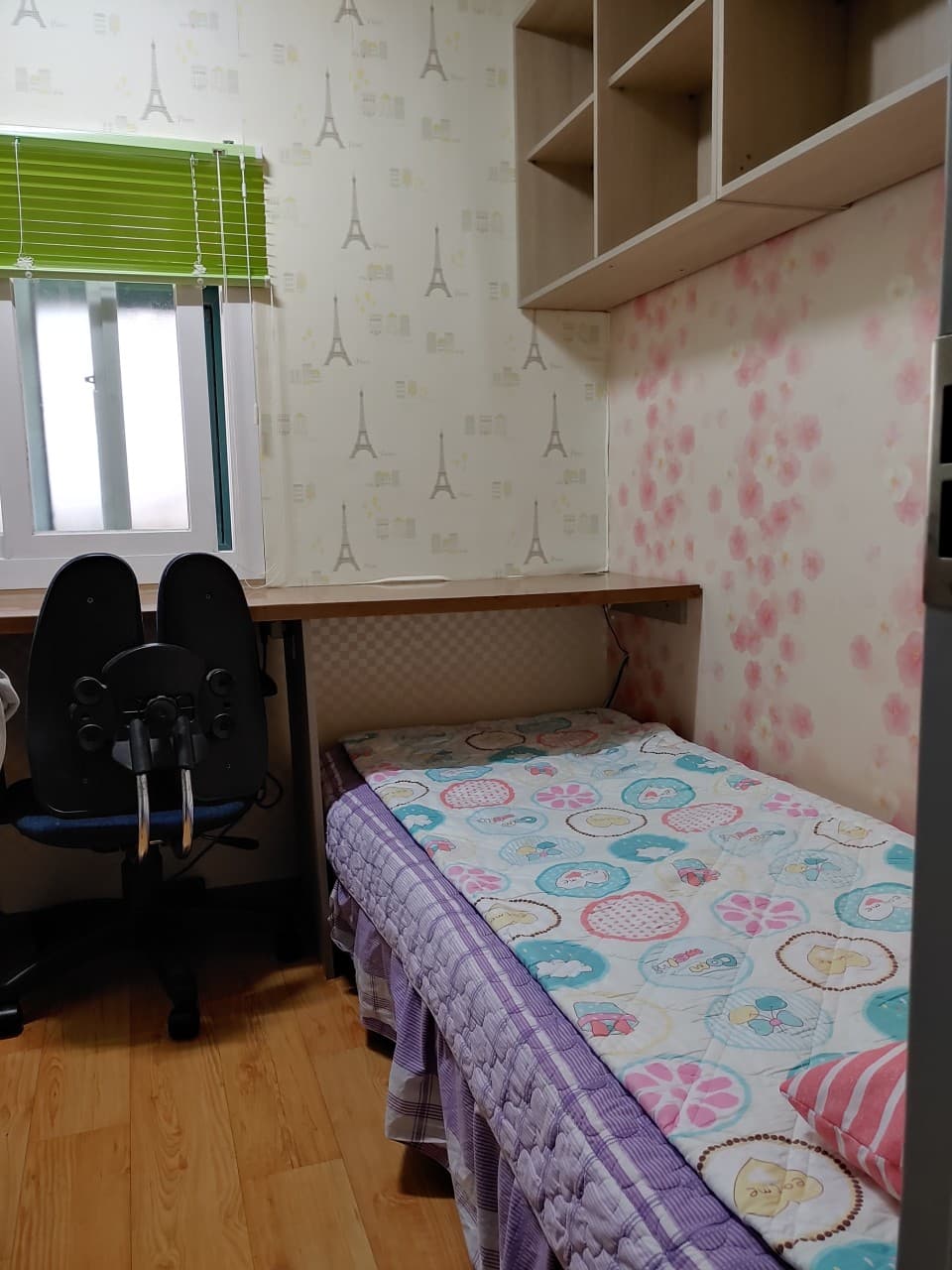 Miniroom — photo 2 of 2