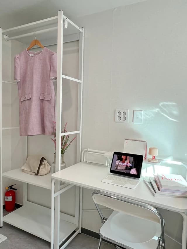 Deluxe Room — photo 1 of 2