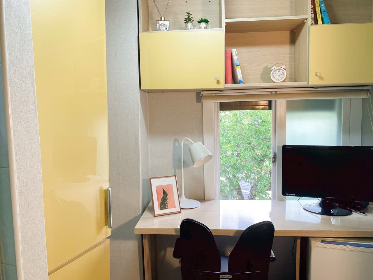 Outer Window Room B (Studio) — photo 15 of 15