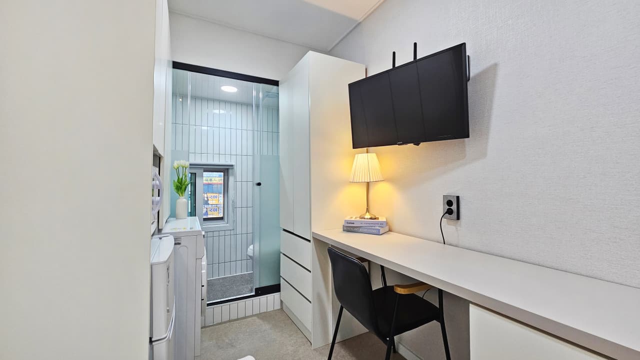 Suite — photo 5 of 5
