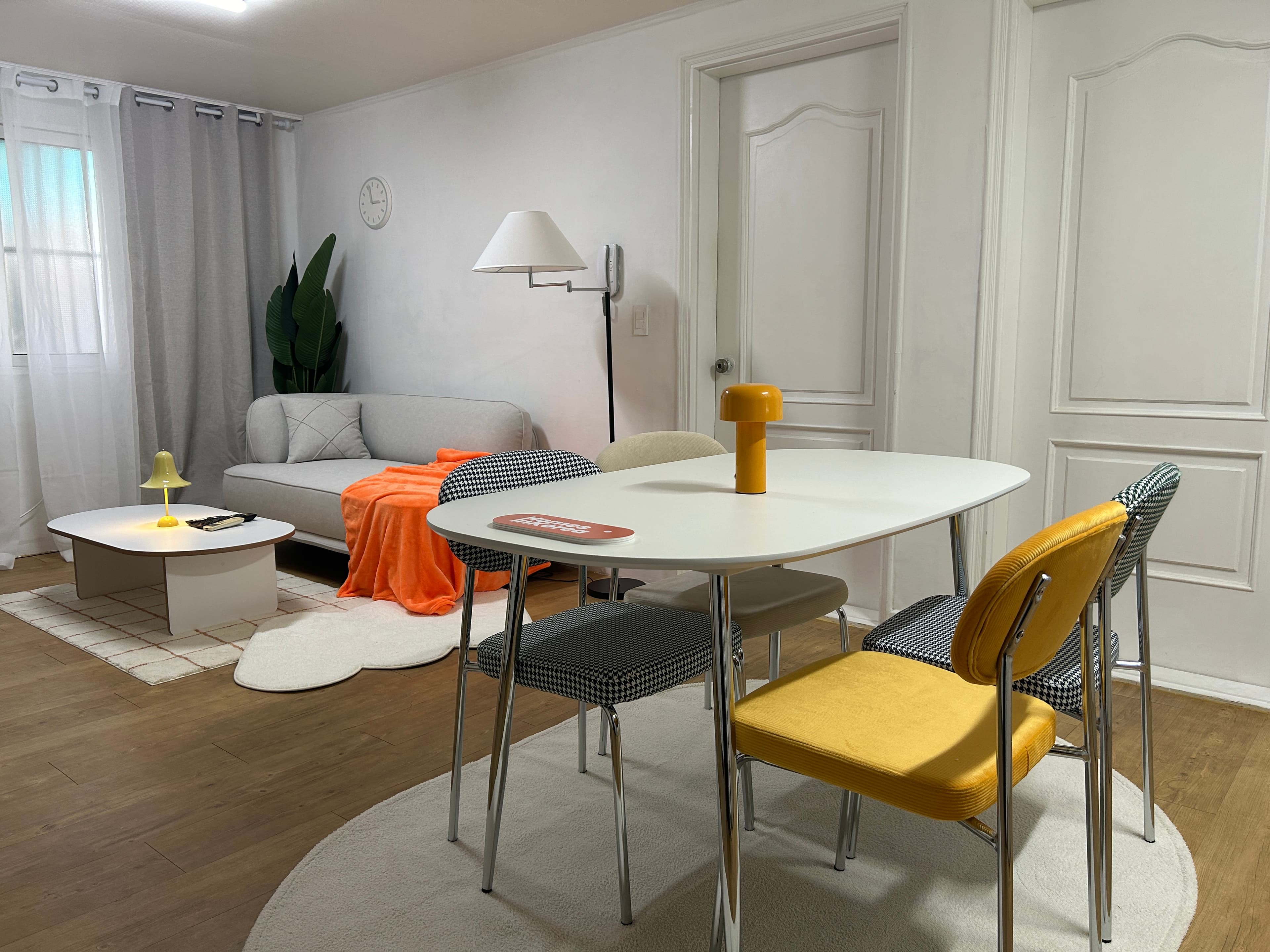 #29 3 room in Hapjeong — photo 2 of 19