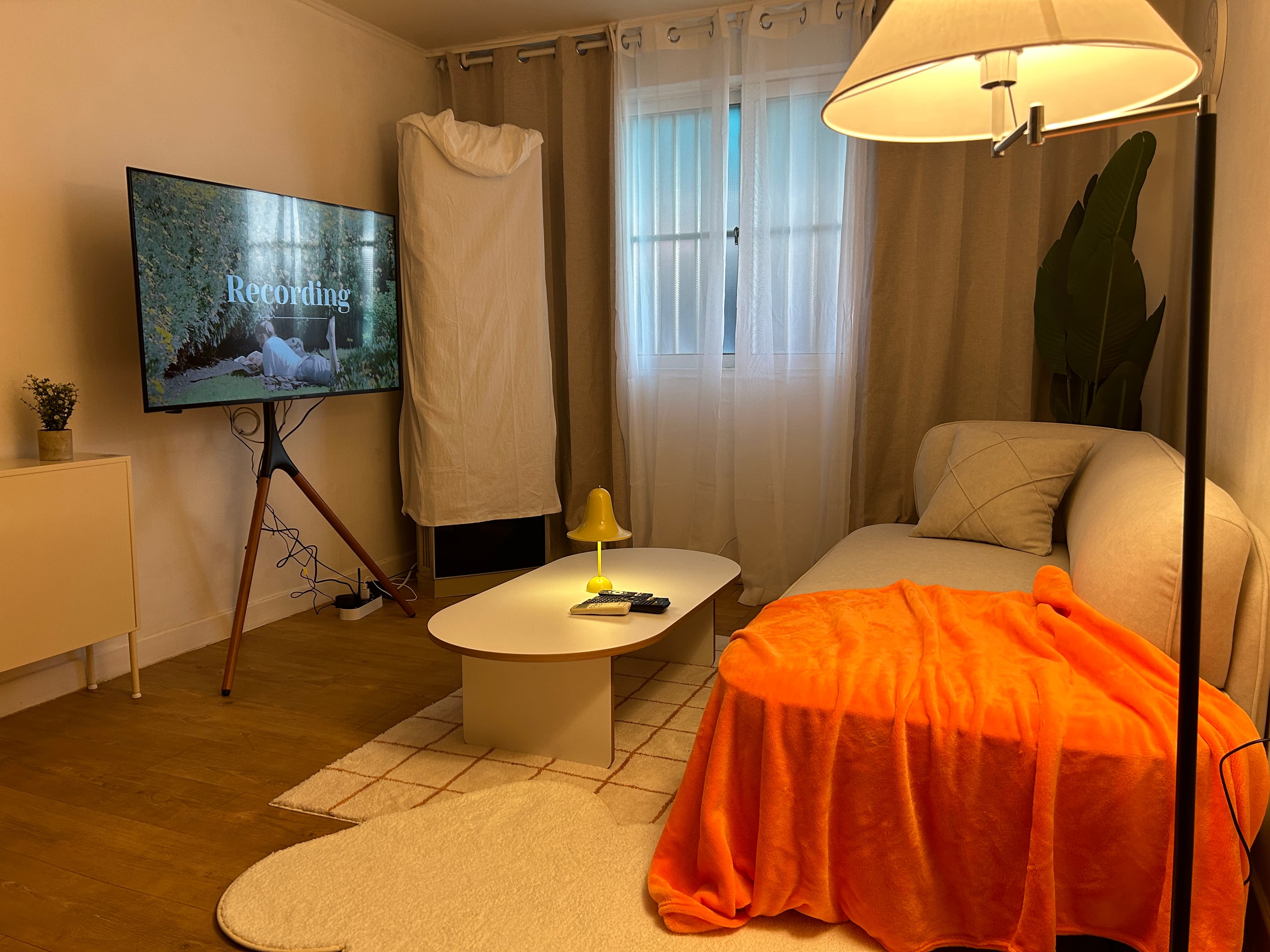 #29 3 room in Sinchon — photo 1 of 11