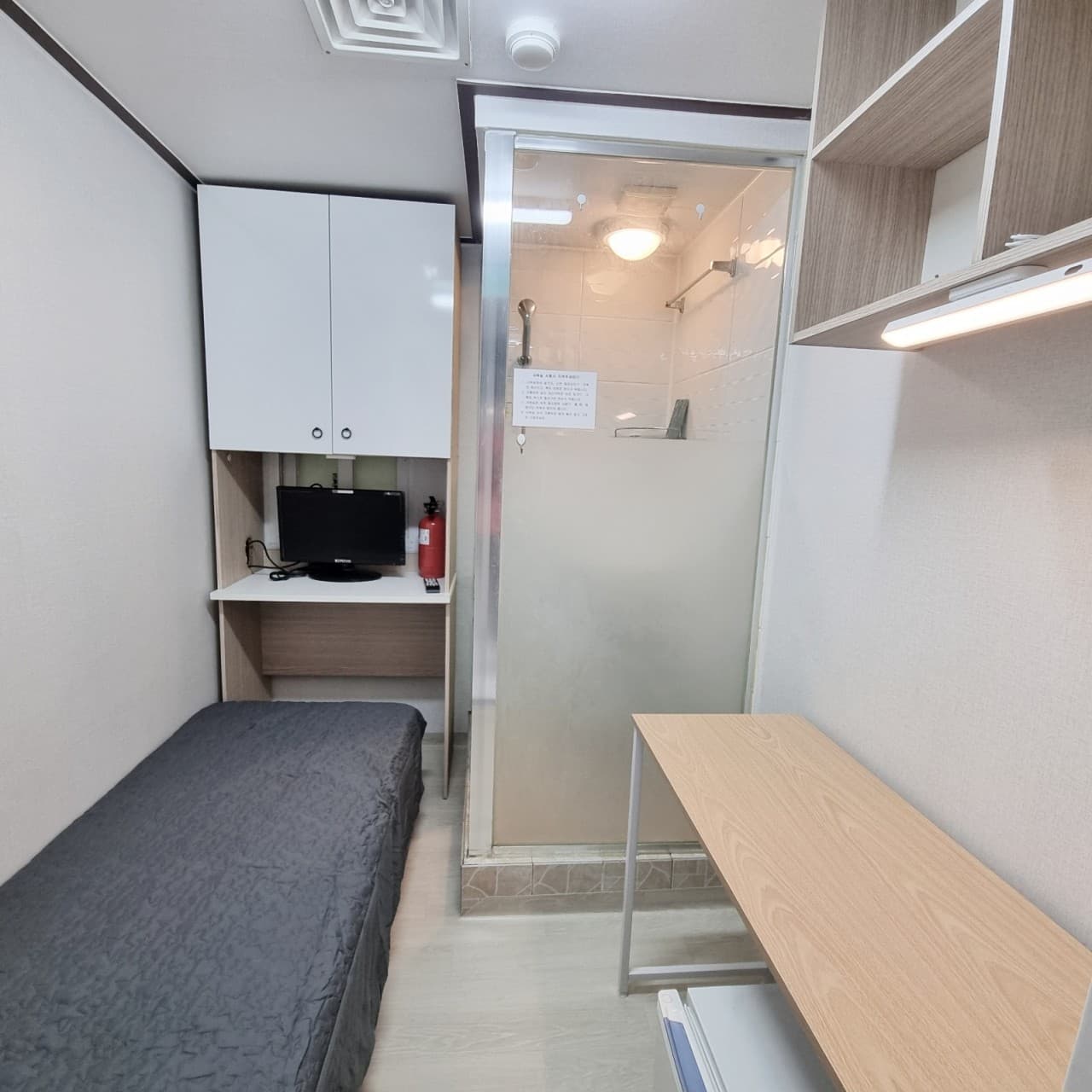 Standard Inner Shower Room — photo 1 of 12