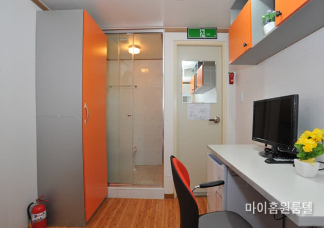 One Room ( With Bathroom) Type 6 — photo 2 of 6