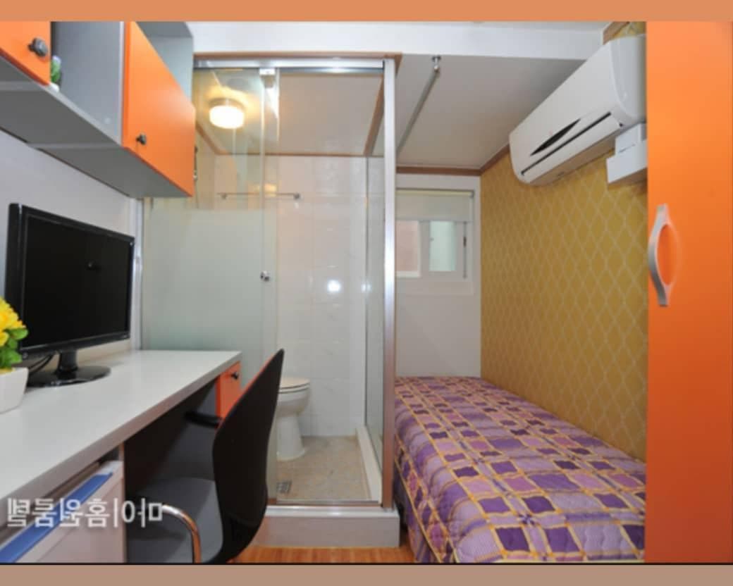 One Room (With Bathroom) Type 4 — photo 1 of 5