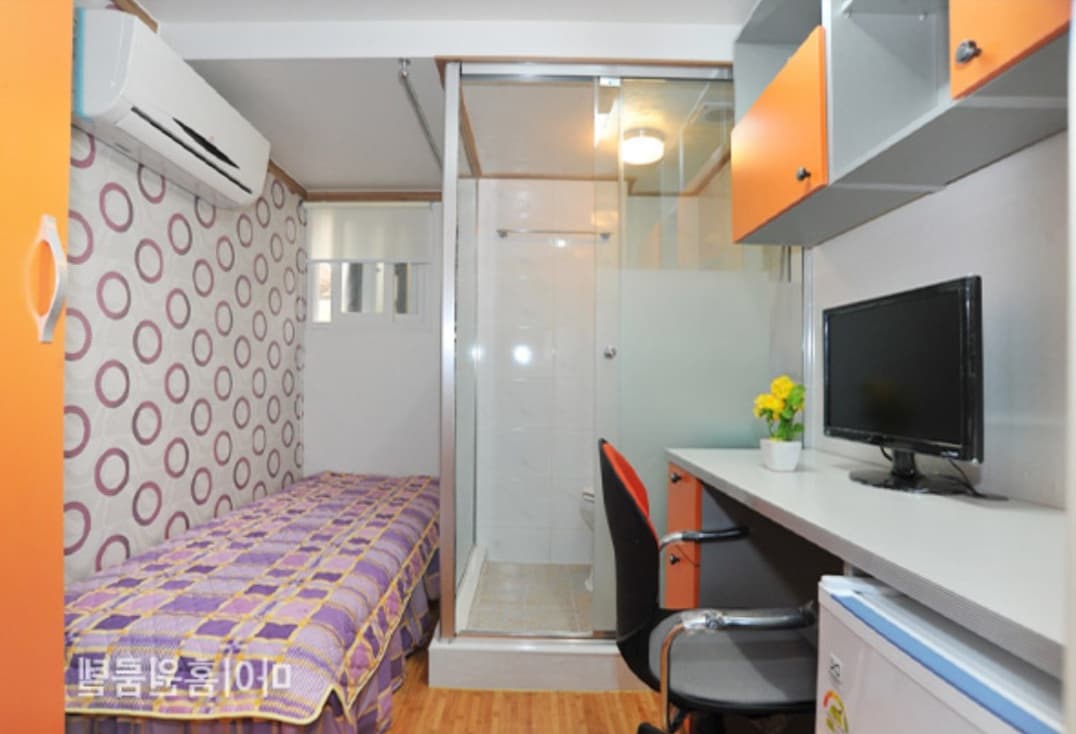 One Room (With Bathroom) Type 3 — photo 8 of 8