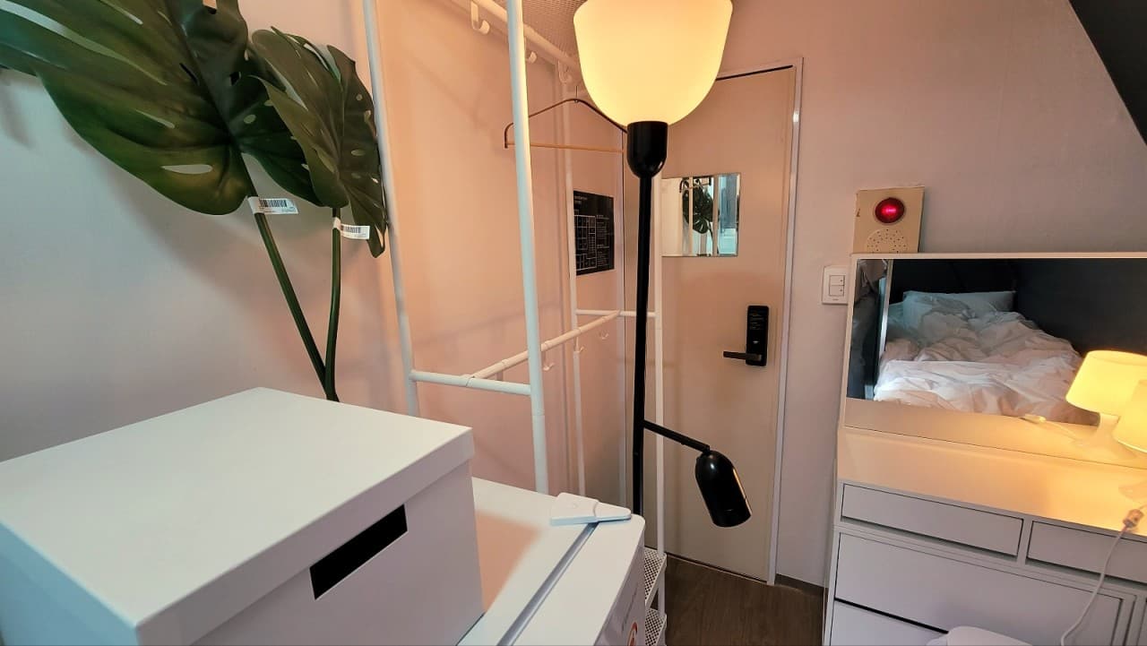 FourL Mini Room — photo 3 of 3