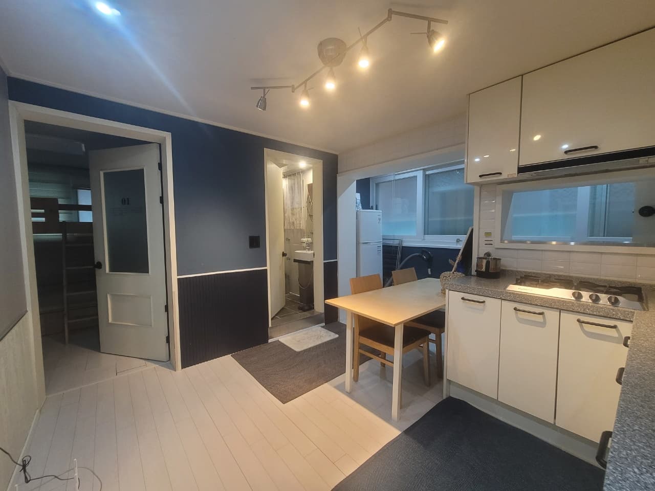 New Mangwon stn. 3mins Full furniture near Hongdae area — photo 2 of 14