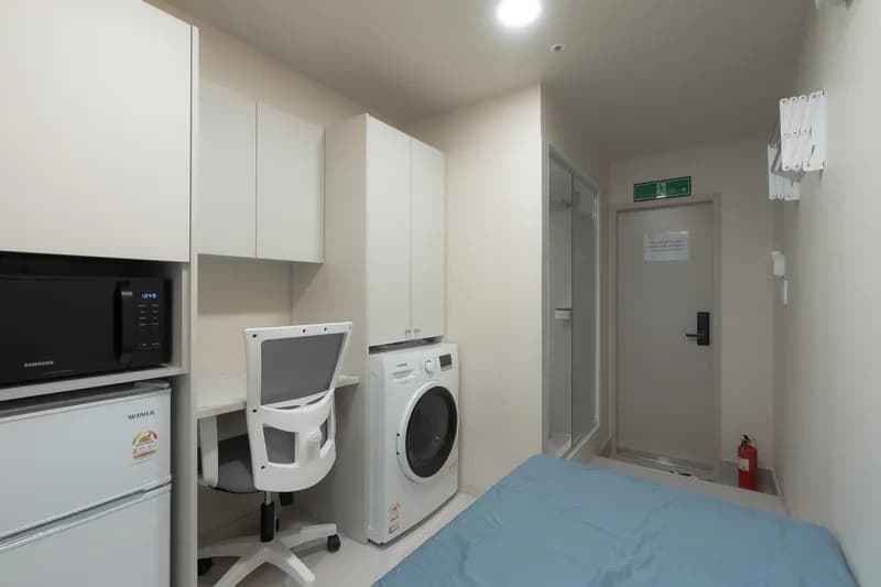 Room C — photo 4 of 4