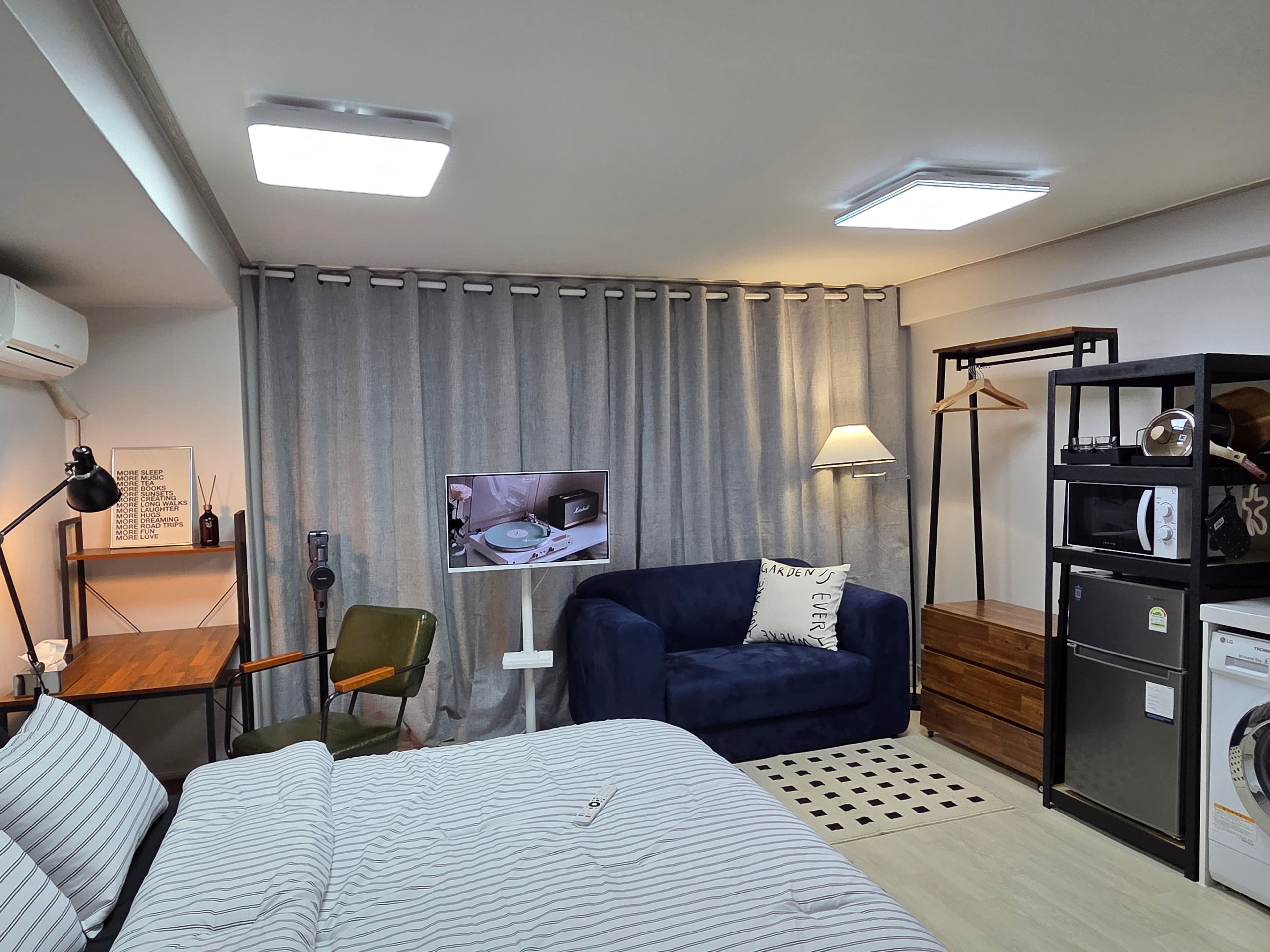 Midnight Room · Modern & Moody — photo 2 of 12