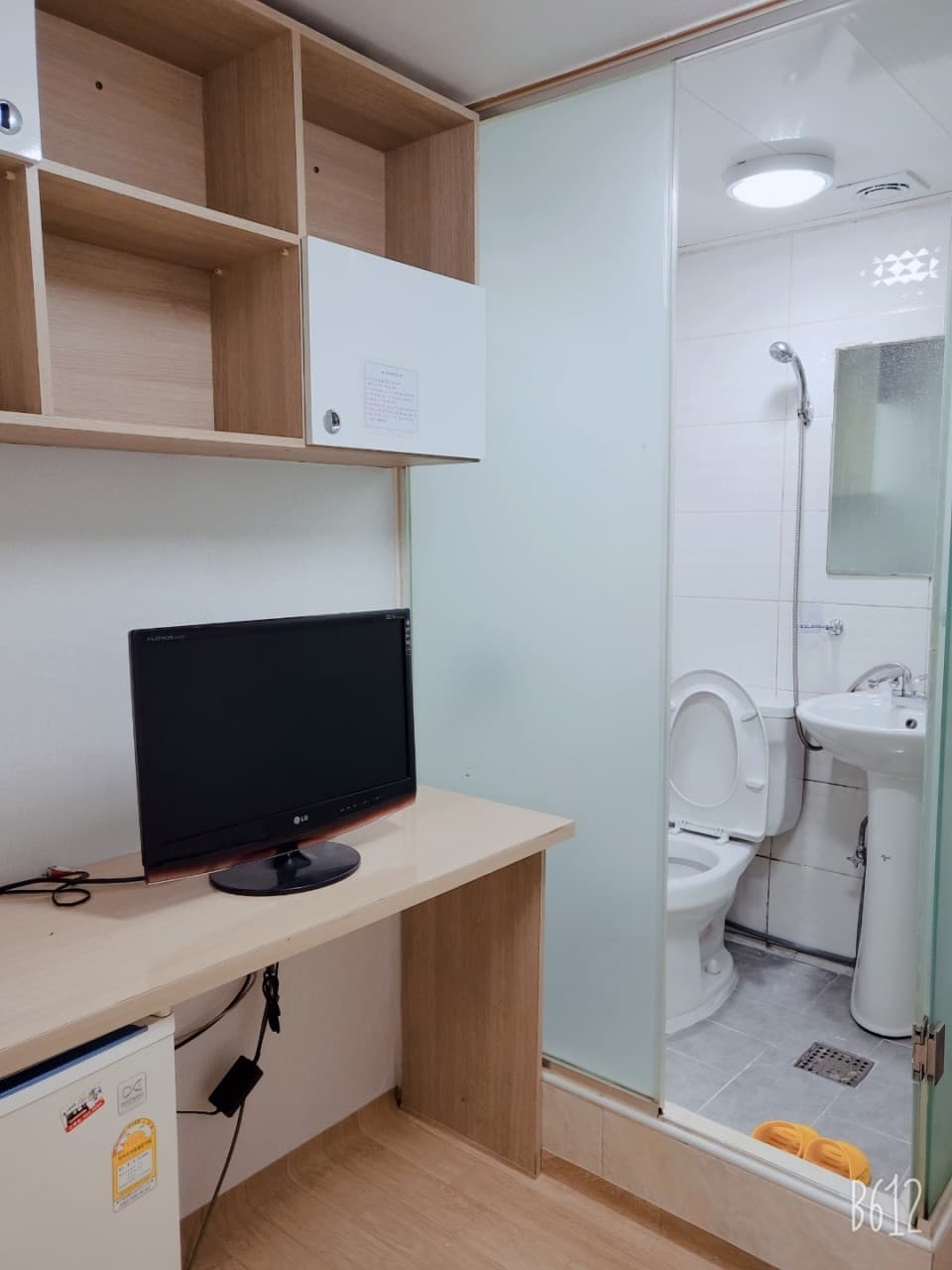 Studio Apartment — photo 1 of 11