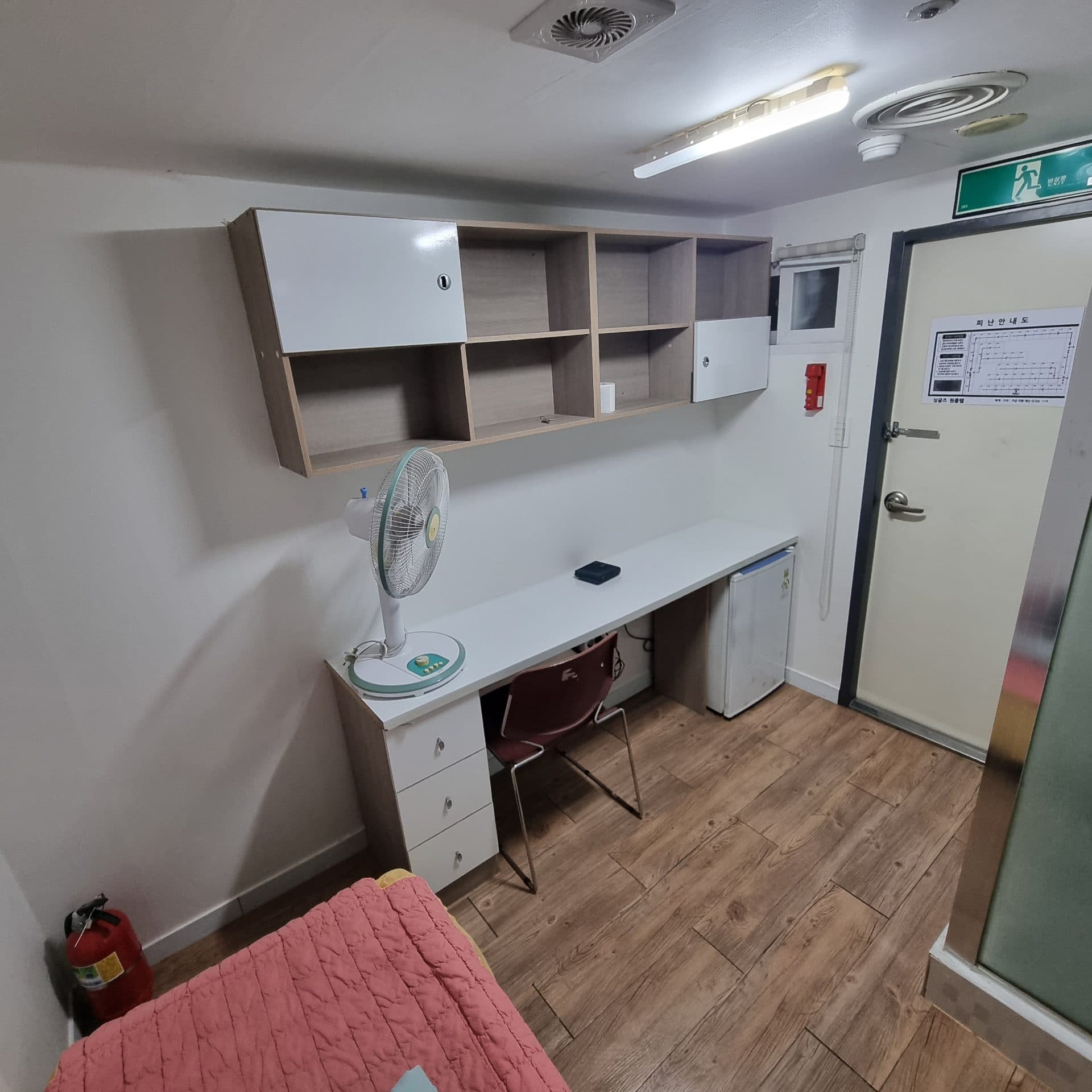 Room 4 — photo 1 of 4