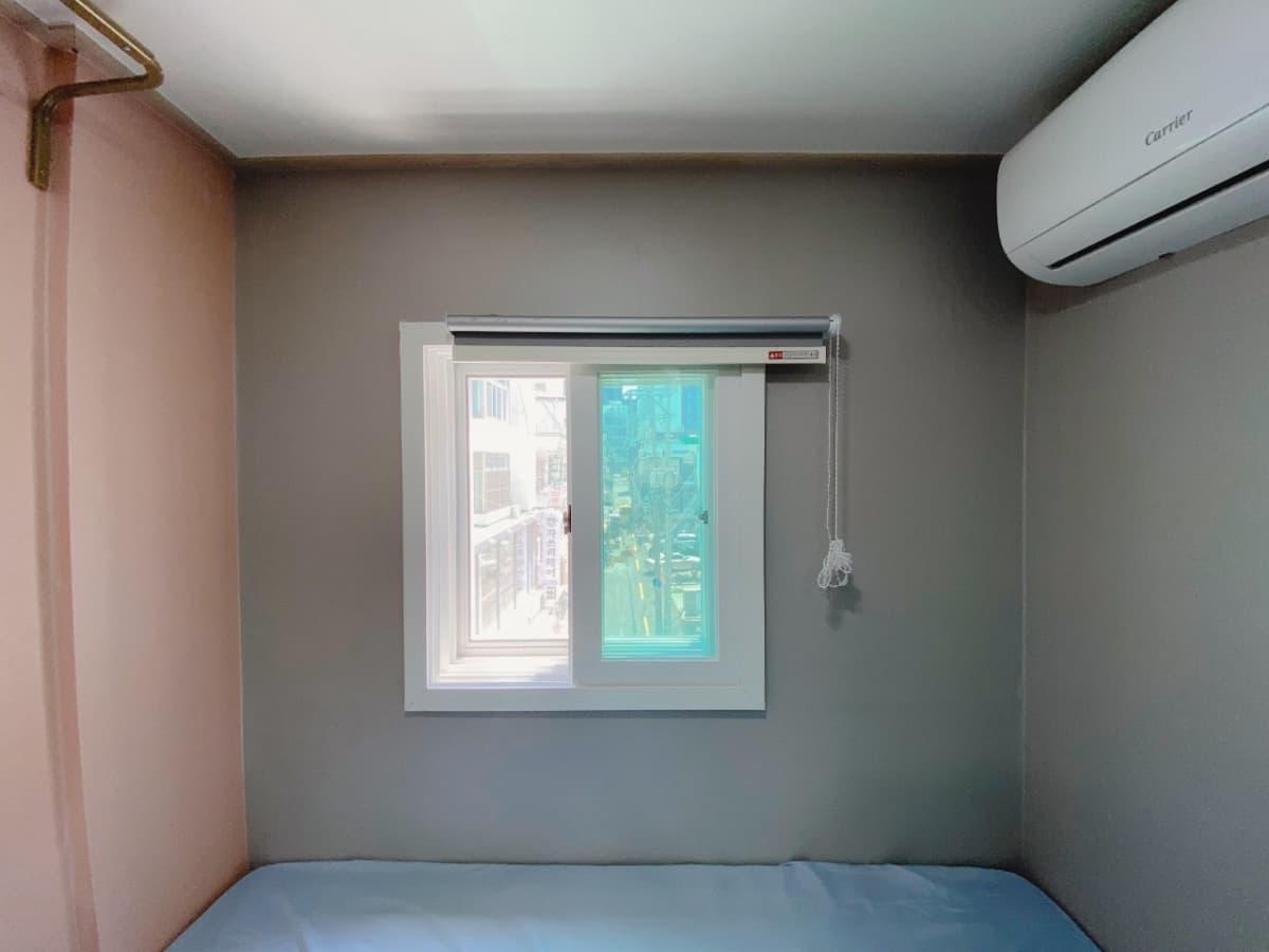 Room C — photo 2 of 7