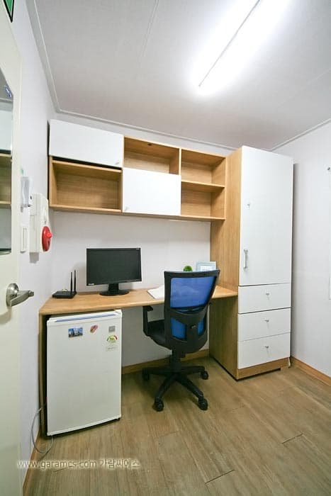 Miniroom — photo 6 of 6