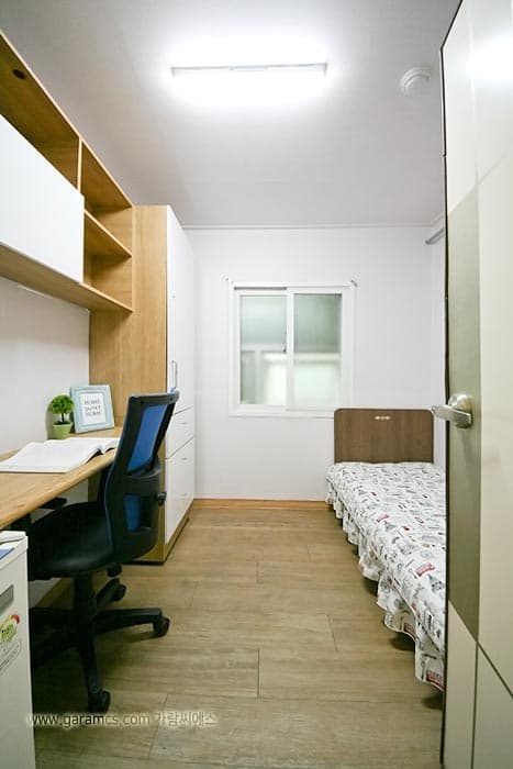 Miniroom — photo 1 of 6