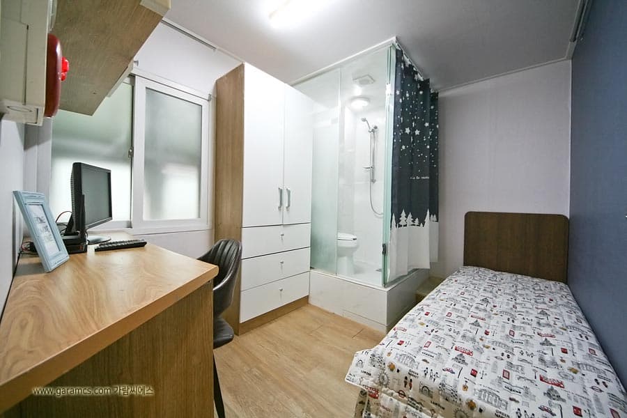One Room A — photo 1 of 6