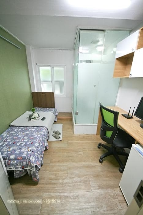 One Room C — photo 4 of 4
