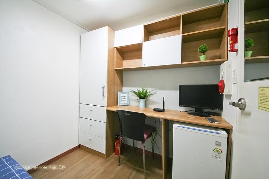 miniroom — photo 11 of 11