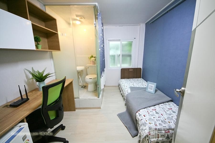 One Room B — photo 4 of 4