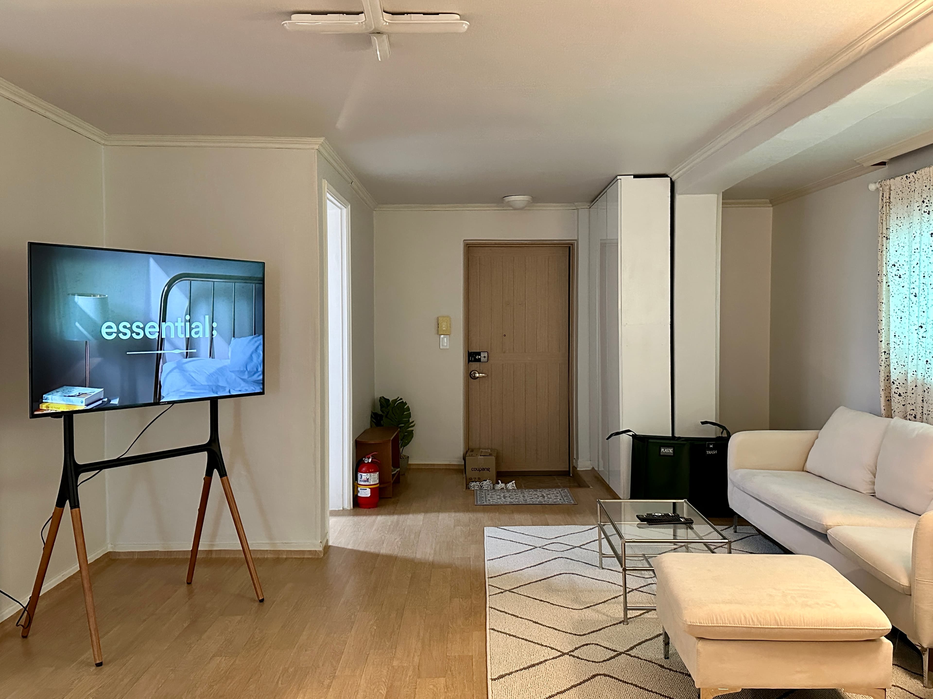 #25 3 room in Hongdae