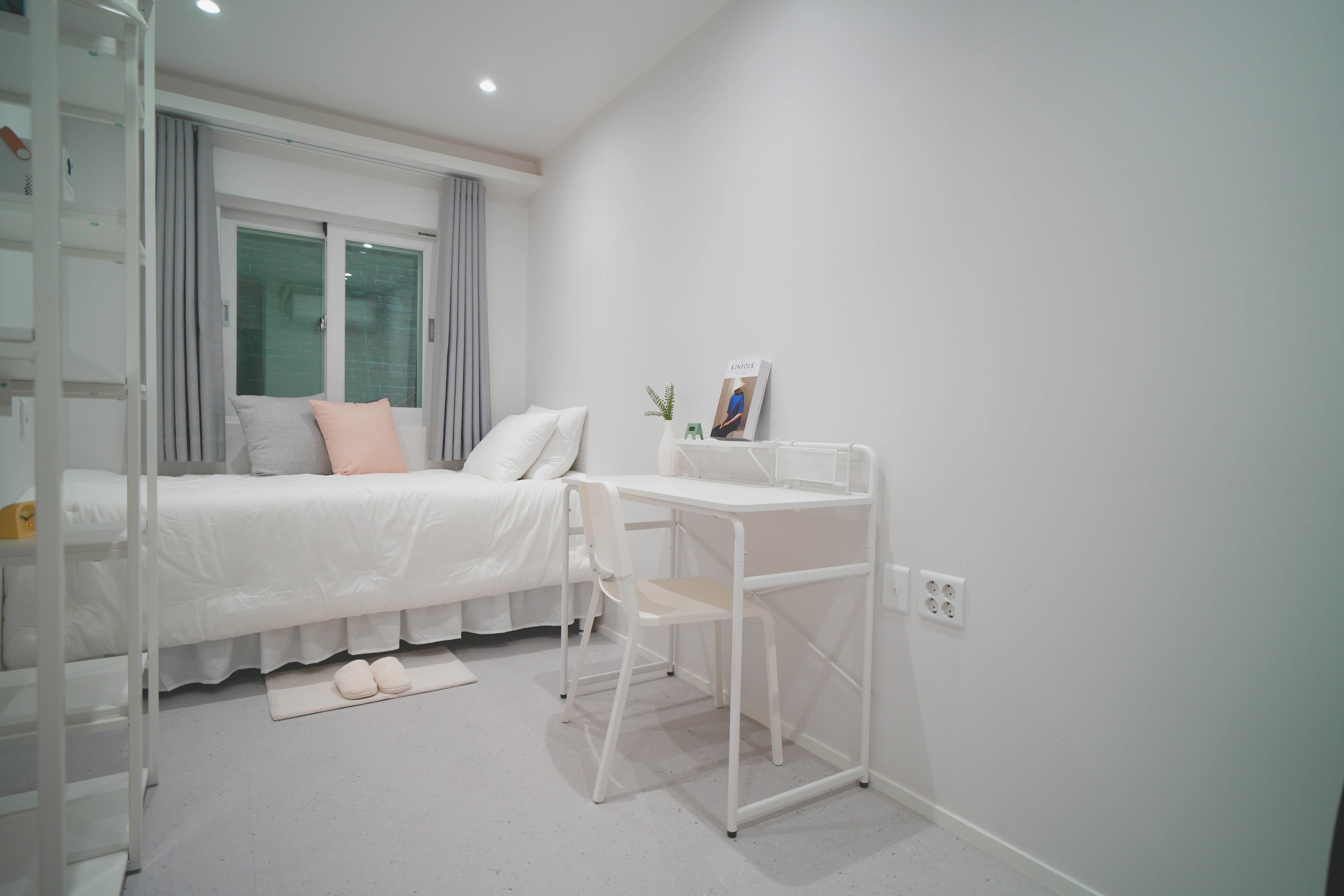 Sweet A Room โ photo 2 of 20