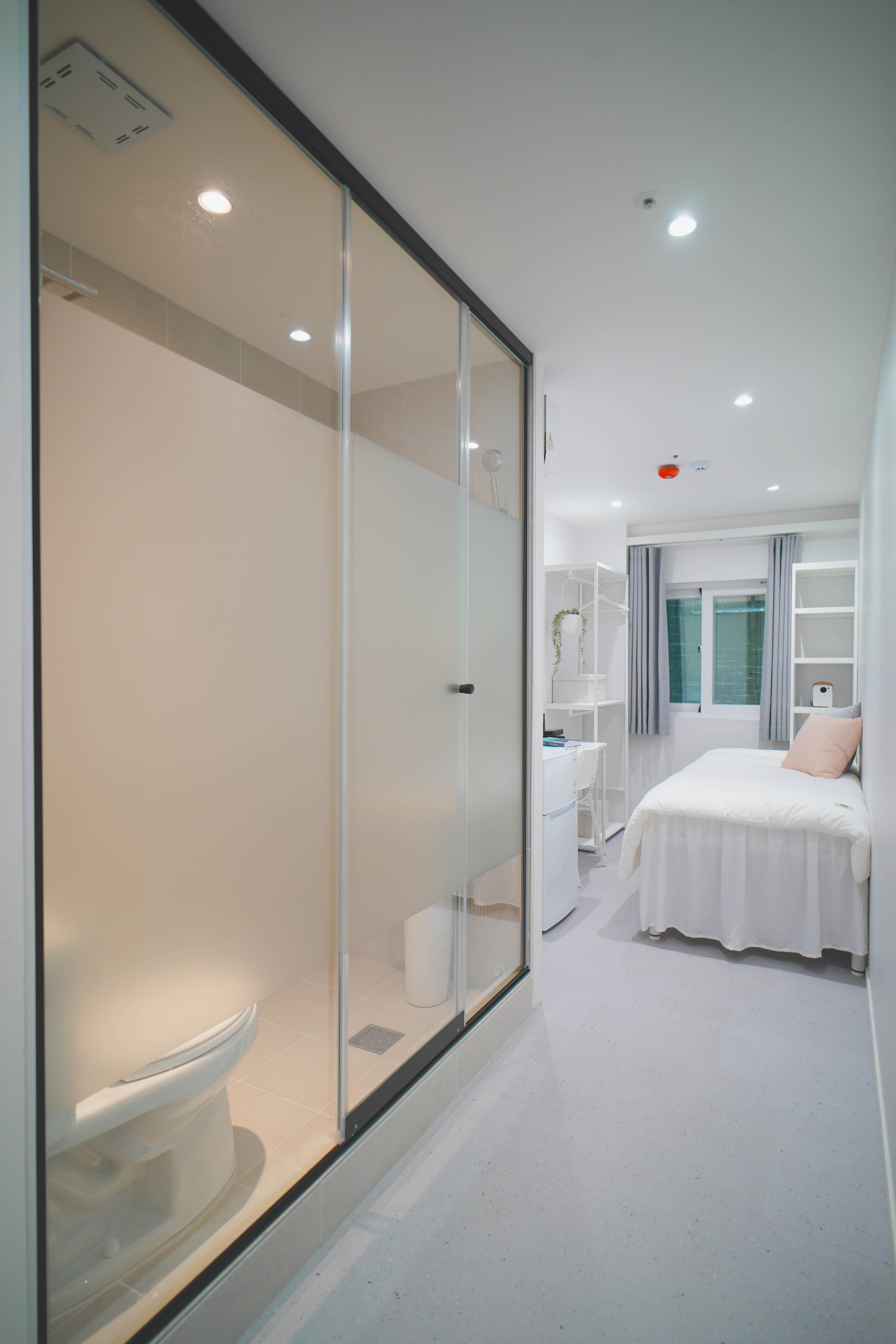 Suite B Room โ photo 2 of 11
