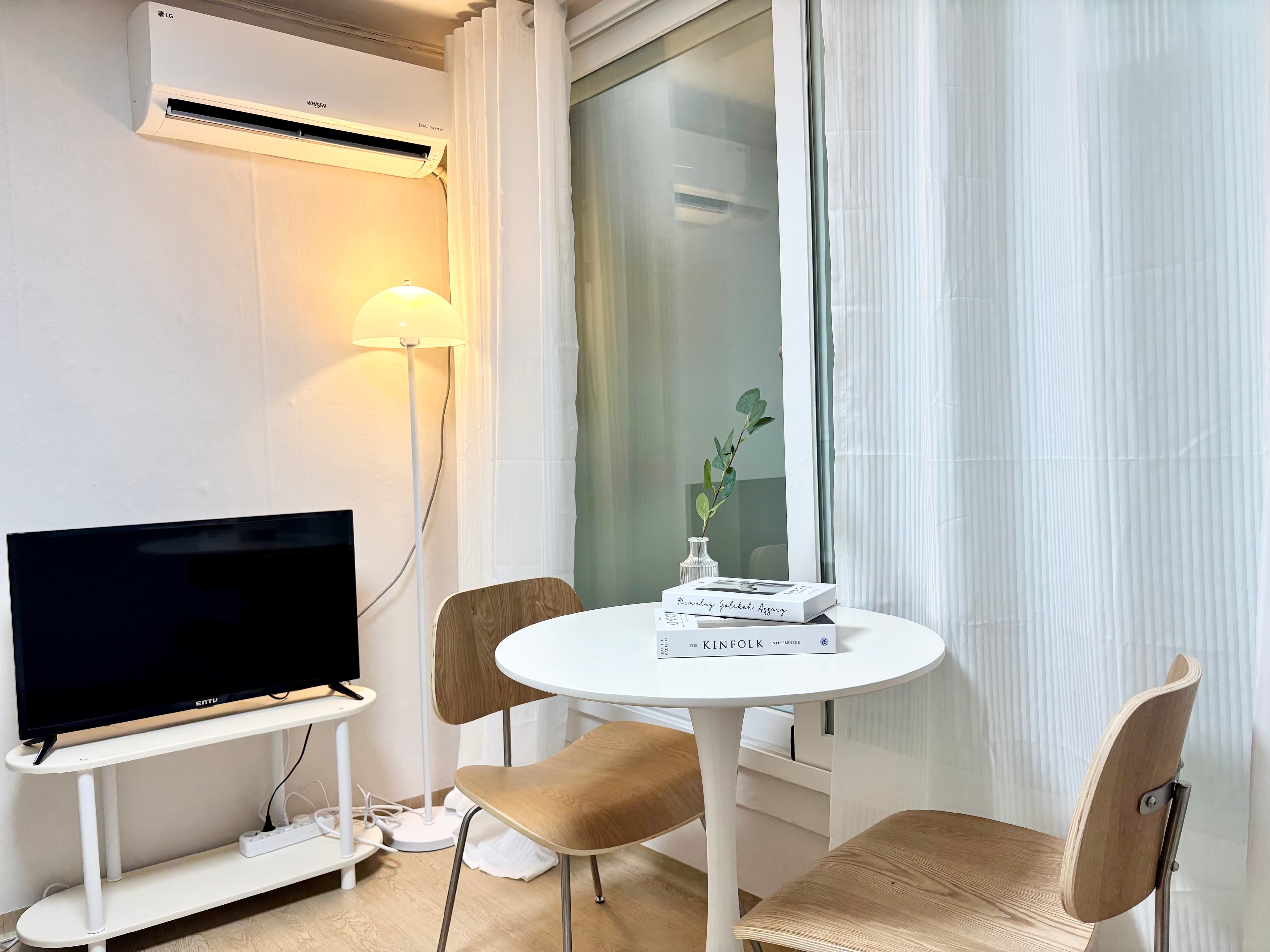 Mangwon Cozy stay near Hongdae area (Full Furniture) — photo 2 of 19