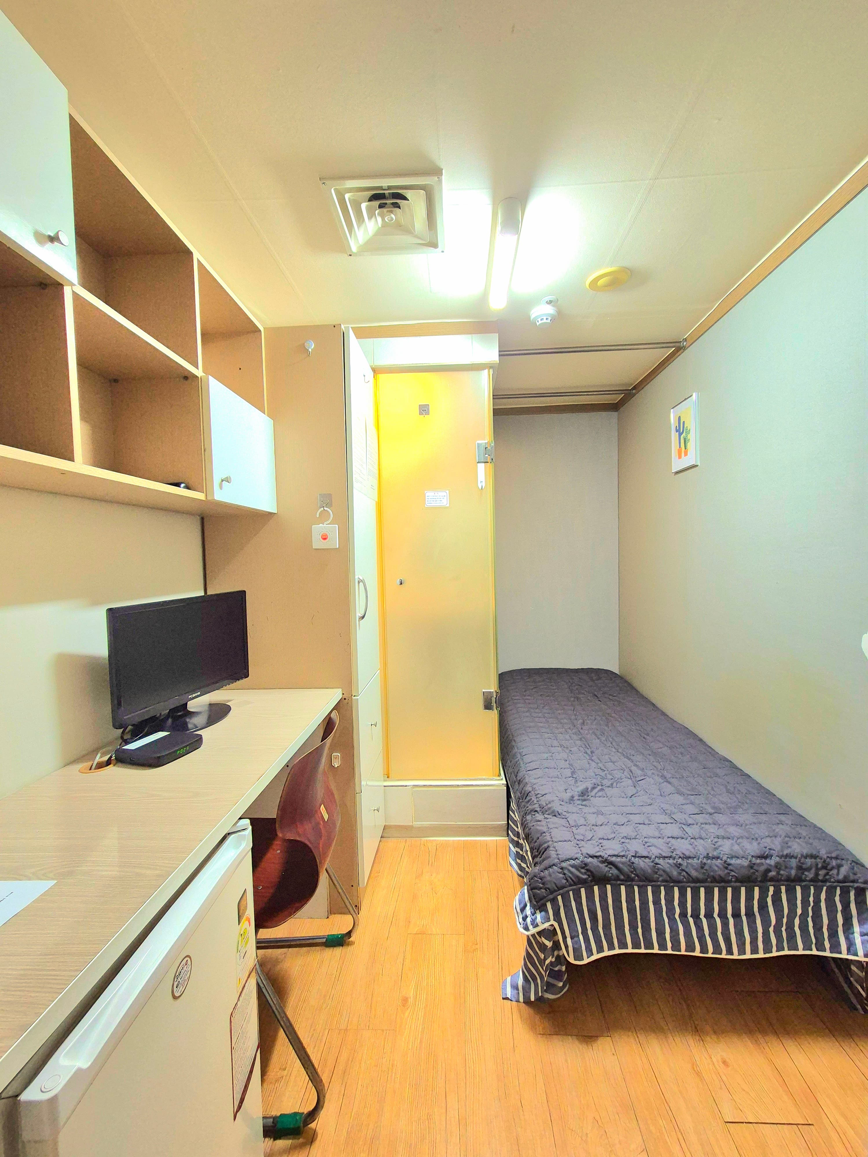 an interior window room with a private bathroom. 314 — photo 1 of 3