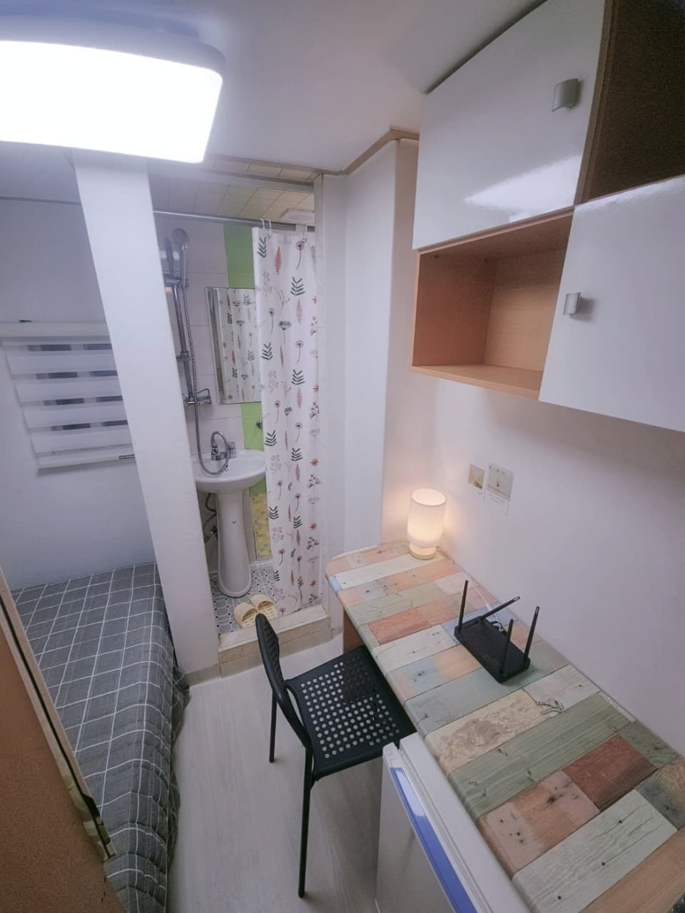Private Shower Room — photo 2 of 5