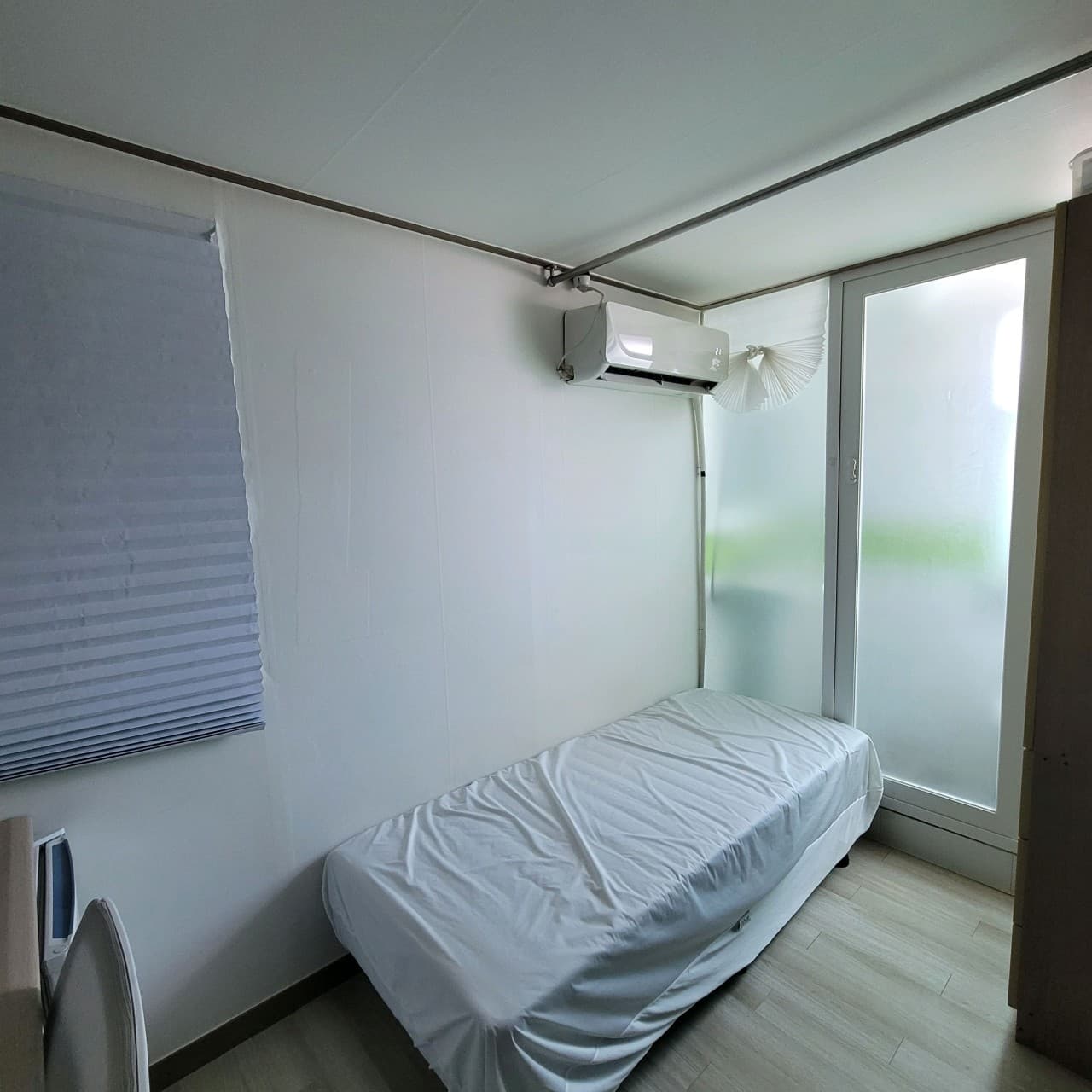 Standard A+ (External Window) โ photo 1 of 11