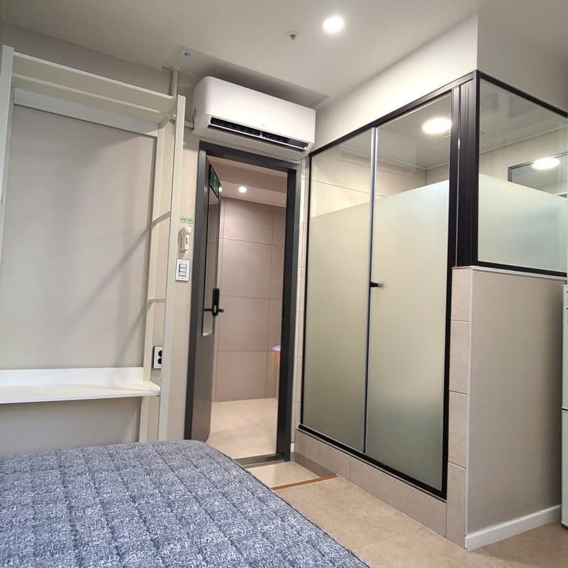 Suite — photo 1 of 2