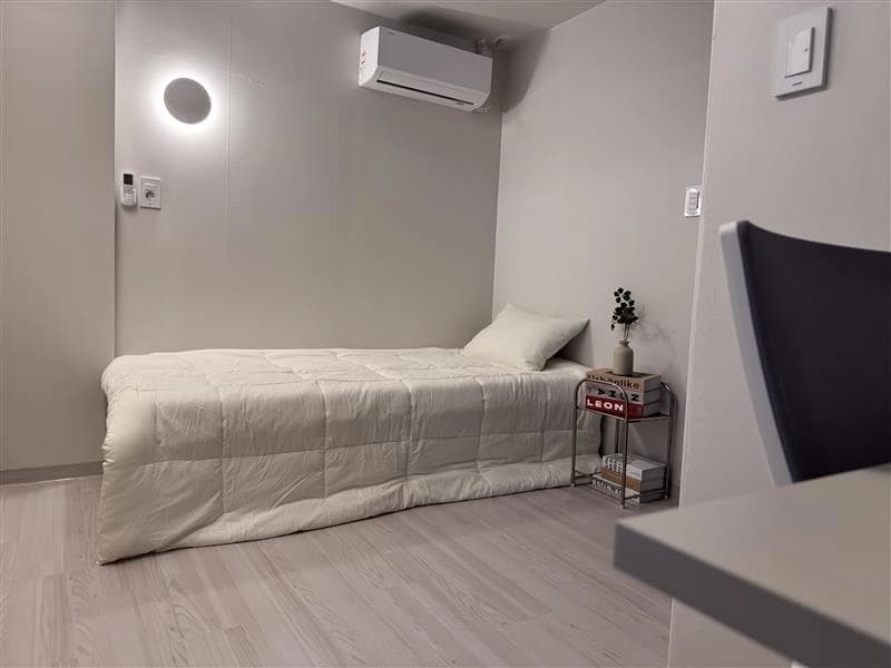 Room A โ photo 1 of 7