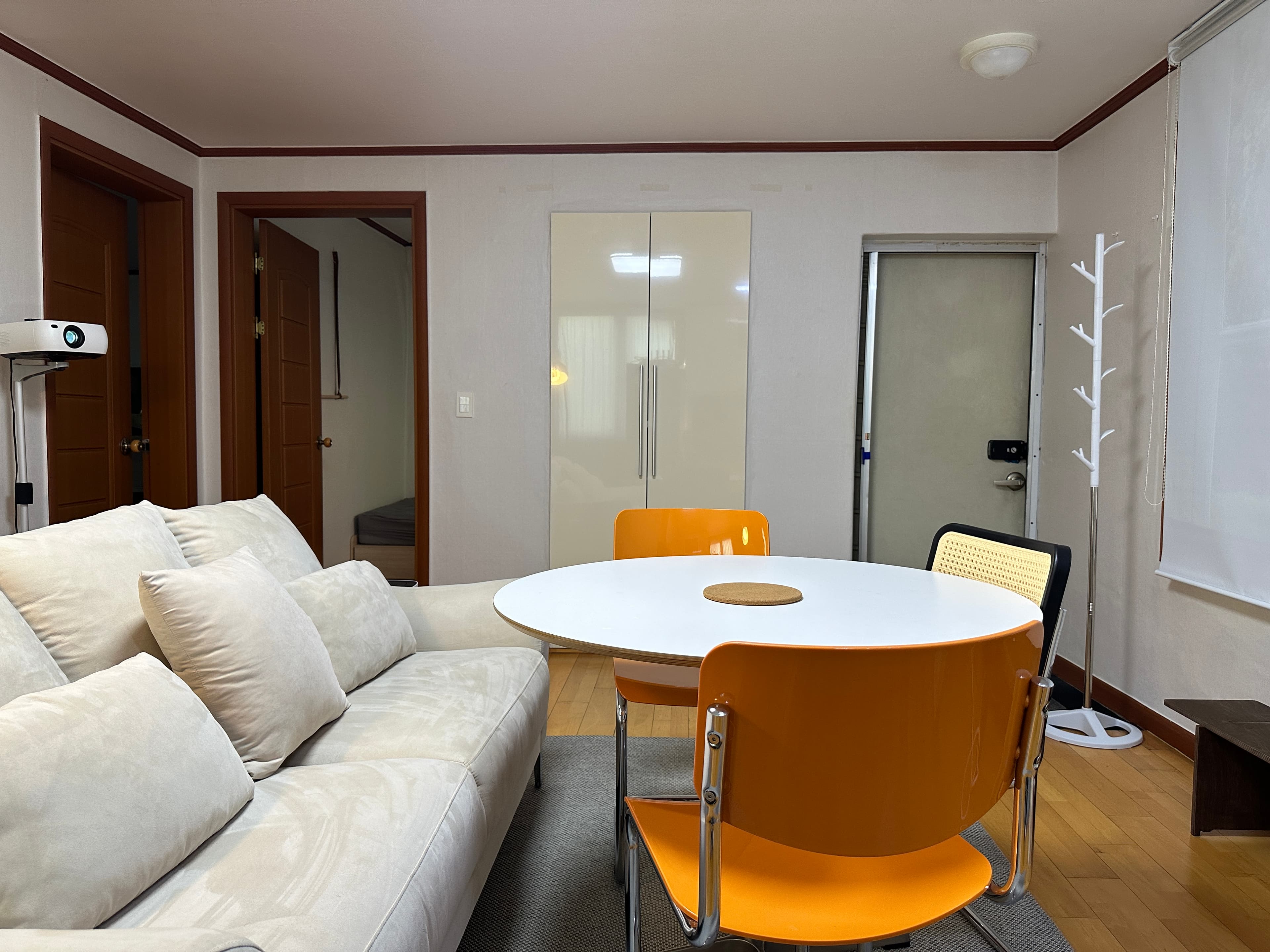 #16 3 room in Sinchon — photo 2 of 11