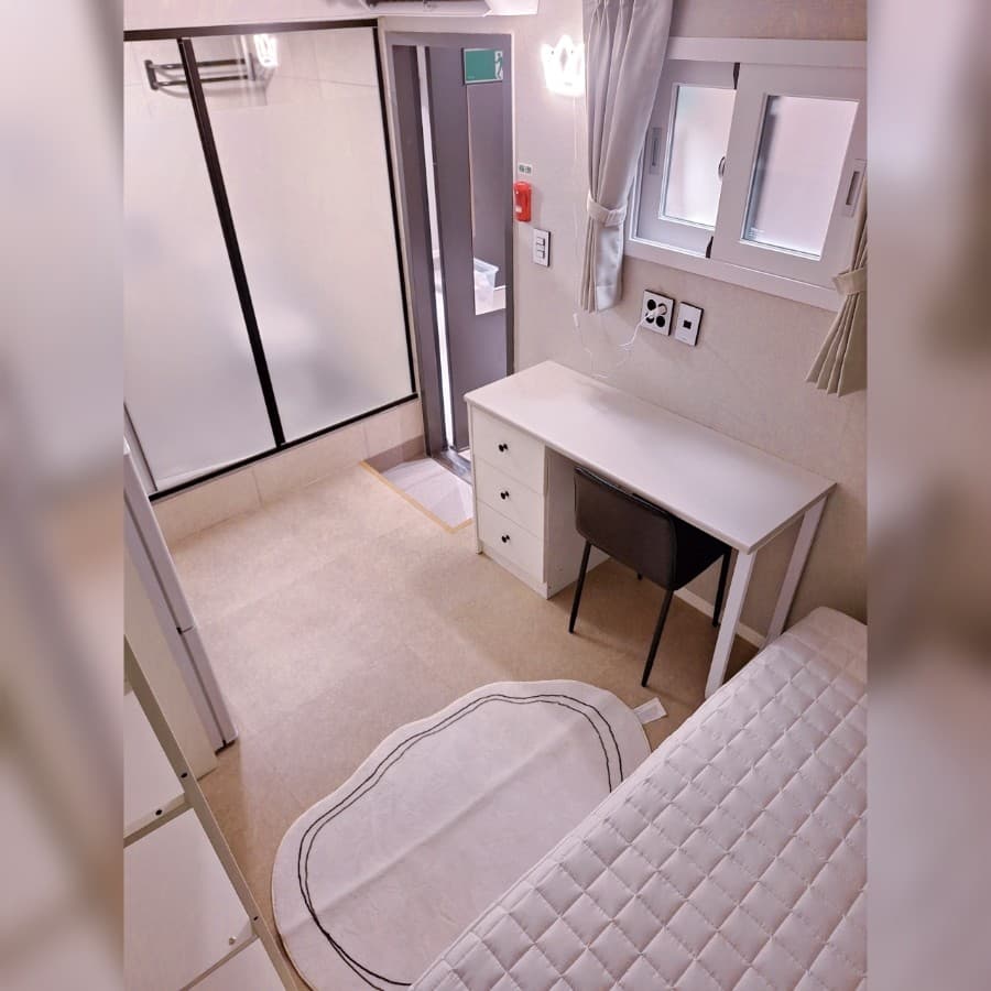 Suite — photo 2 of 5