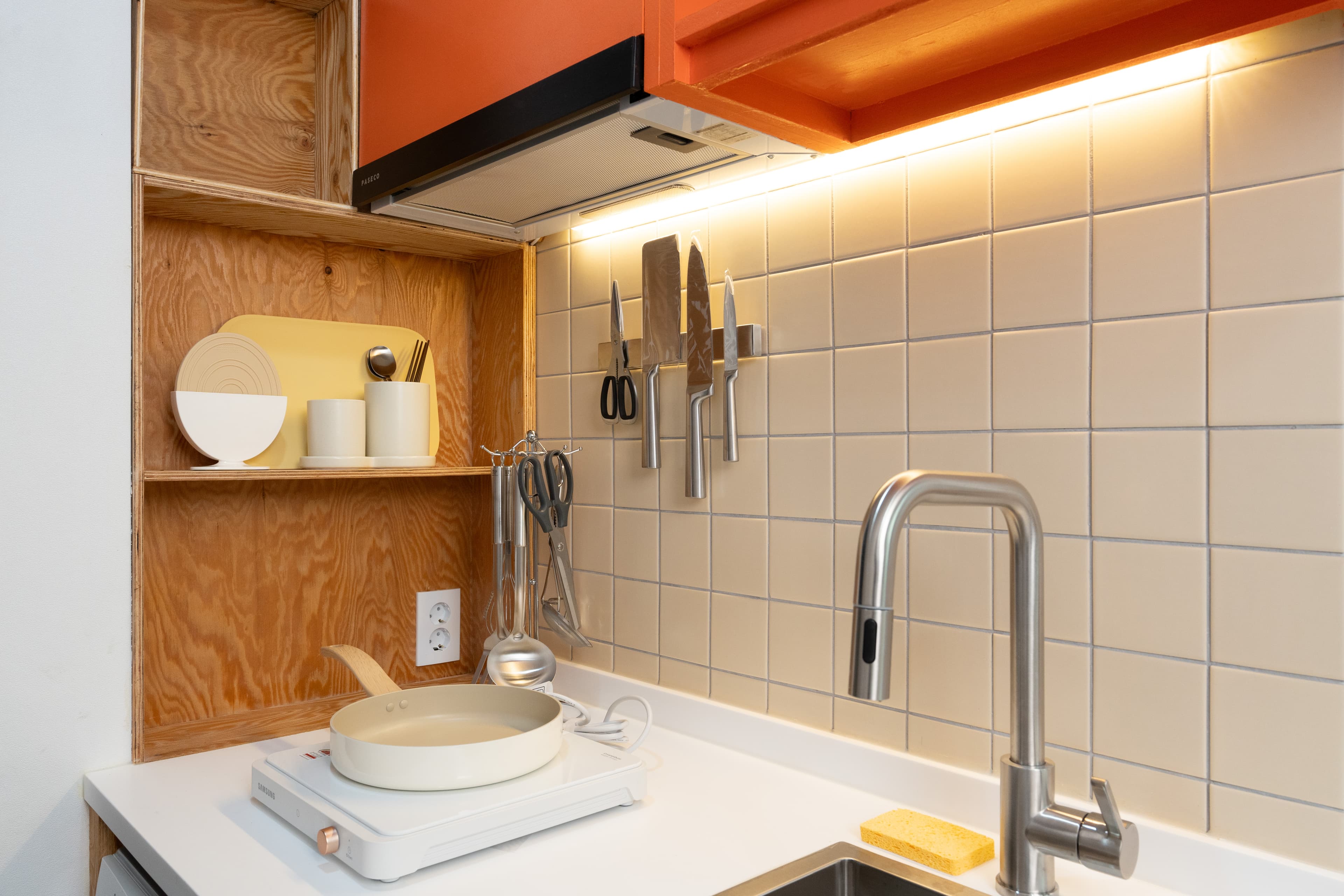 #42(1ho) 1 room near HUFS&KyungHee — photo 1 of 10