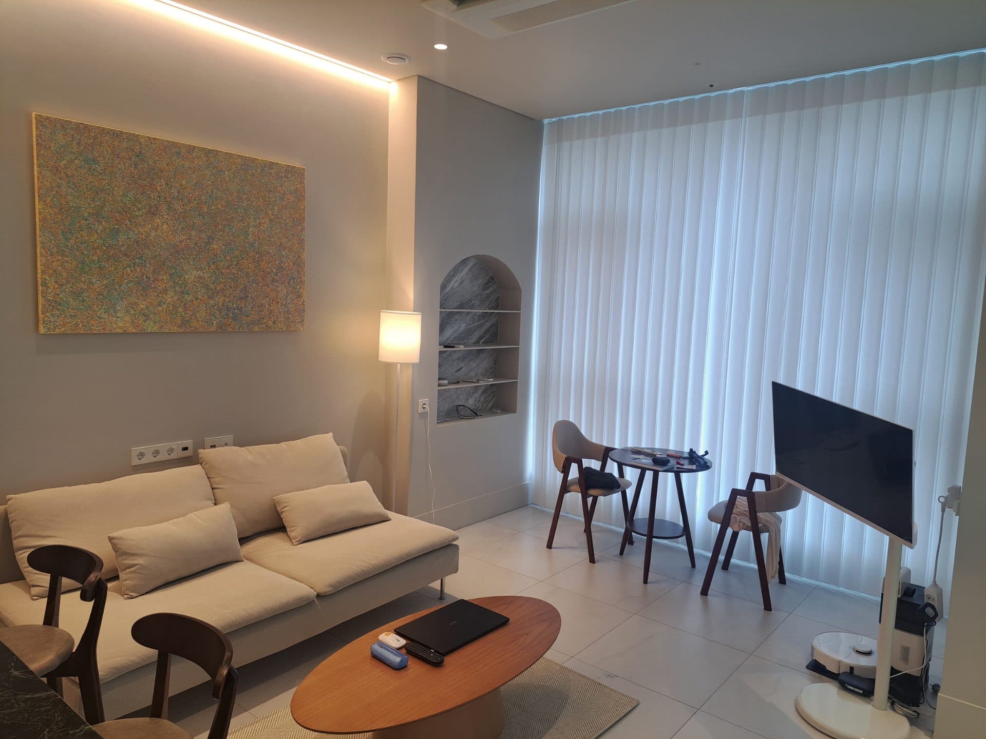 ROOM 2 — photo 2 of 15
