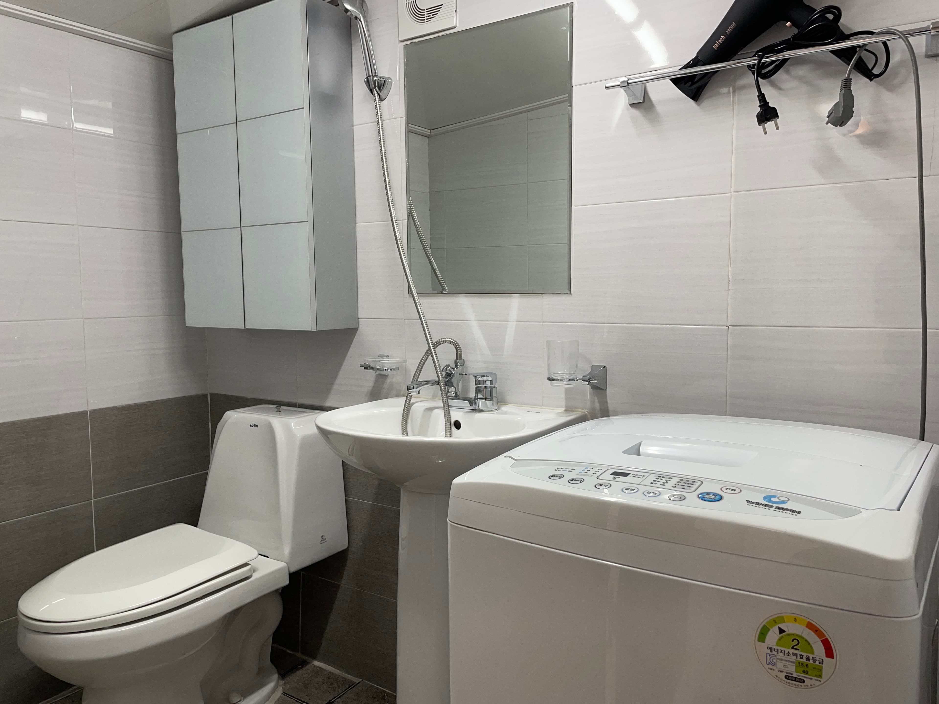 #86 Hongdae 3 minutes / 4 bedrooms 2 bath — photo 11 of 11