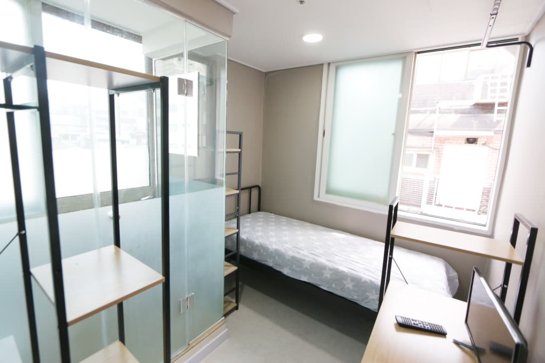 Premium Single Room - Outside Window — photo 1 of 8