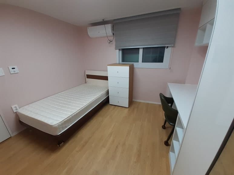 Unit 102, Room A — photo 2 of 3