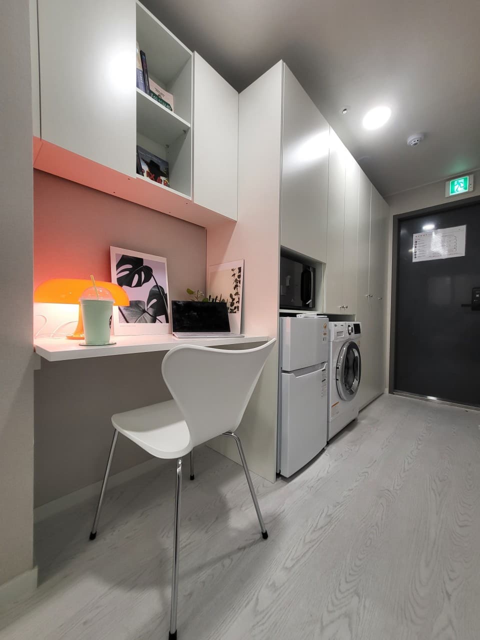 Deluxe Room — photo 2 of 3