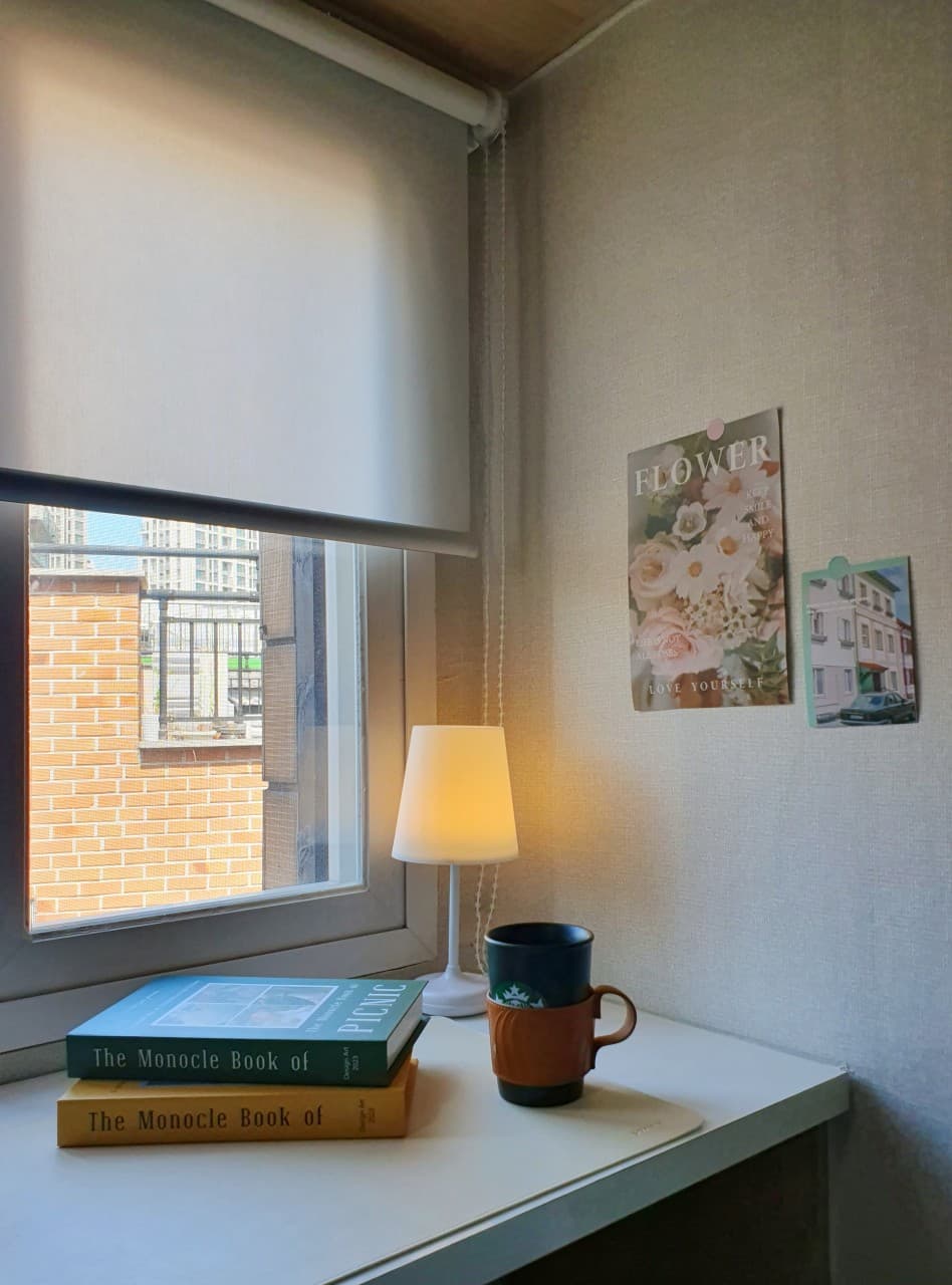 Outer Window Mini Room — photo 2 of 6