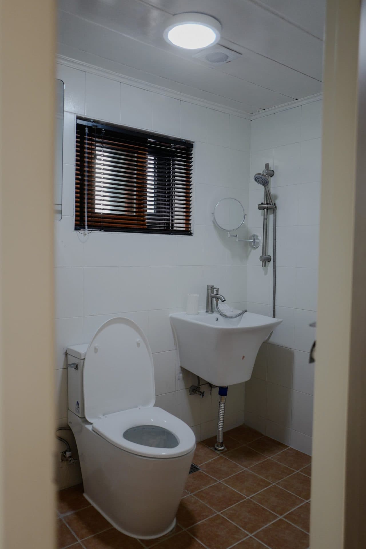 Room 1 — photo 2 of 15