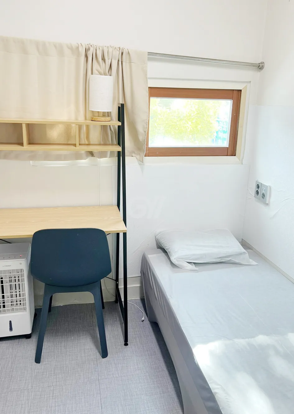 Room A — photo 2 of 5