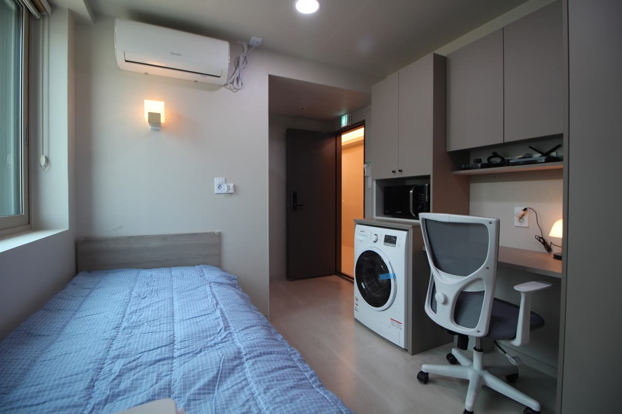 Room 306 — photo 1 of 4