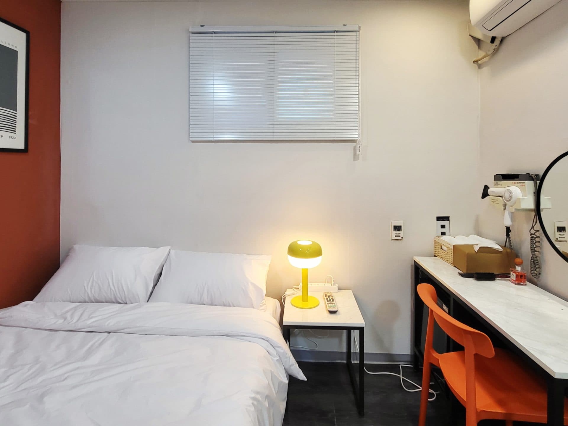 Room 1 — photo 1 of 10
